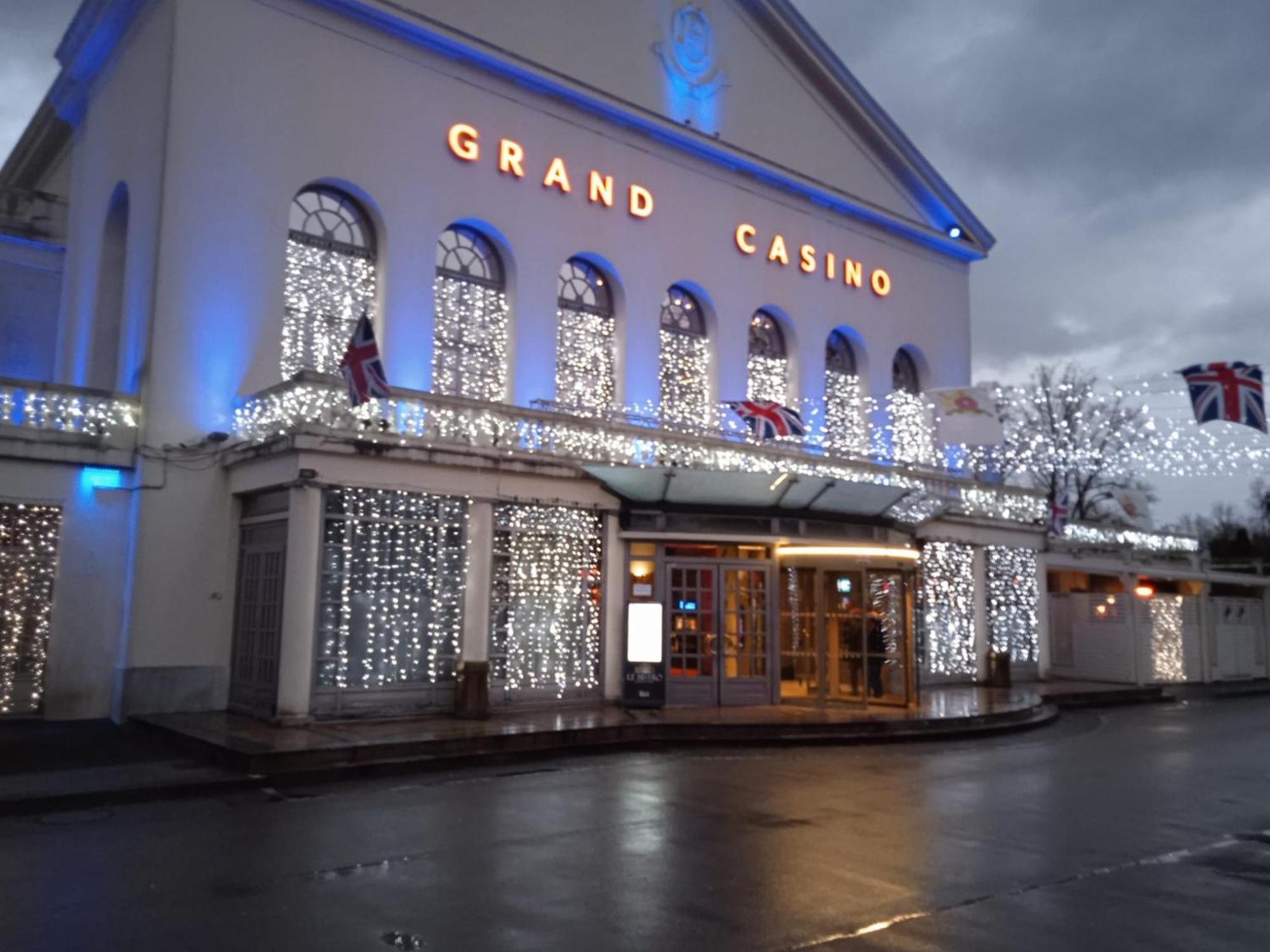 פורז'-לז-או Au Charme Du Lac Espace Bien Etre Et Piscine Chauffe Proche Parc Et Restaurant Du Casino מראה חיצוני תמונה